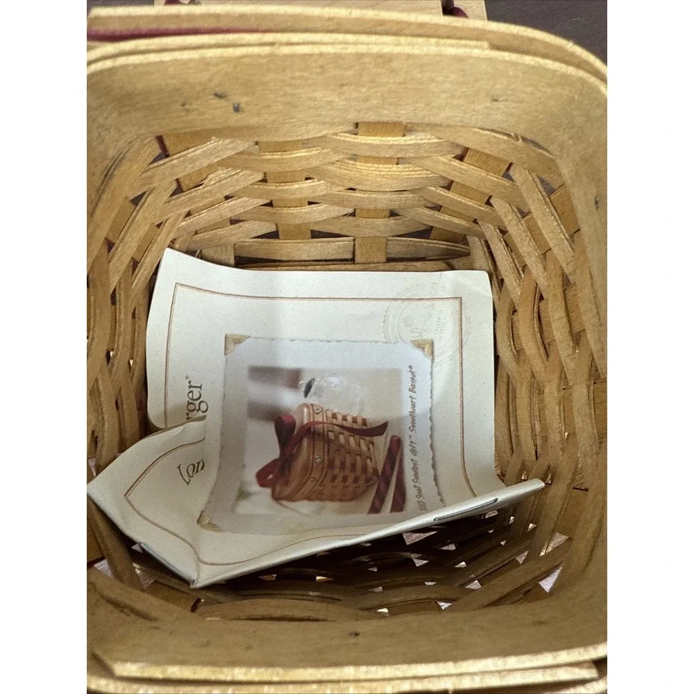 Longaberger 2002 Small Sweetest Gift Sweetheart Basket, Protector & Ribbon‎ Lid,